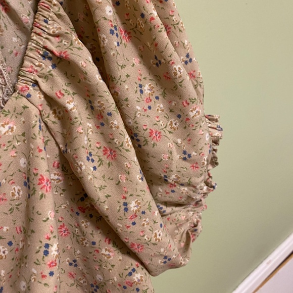 Wild Jasmine front lace puff sleeve top - Picture 7 of 7